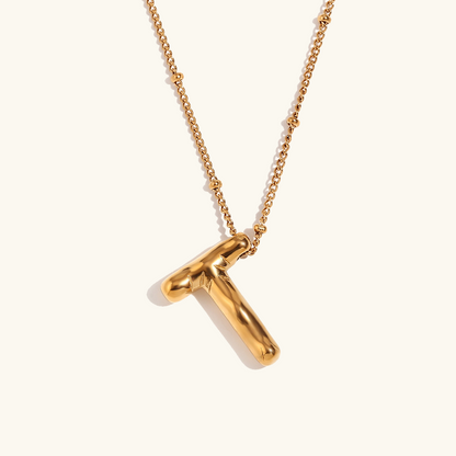 Clarisa™ | Collar con inicial de oro