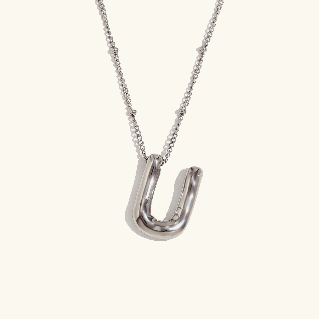 Clarisa™ | Collar con inicial de oro