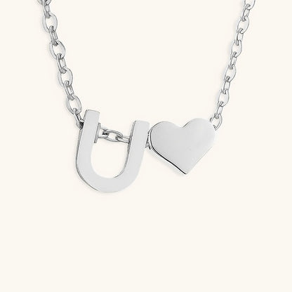 Ria™ | Collar en forma de corazón con iniciales