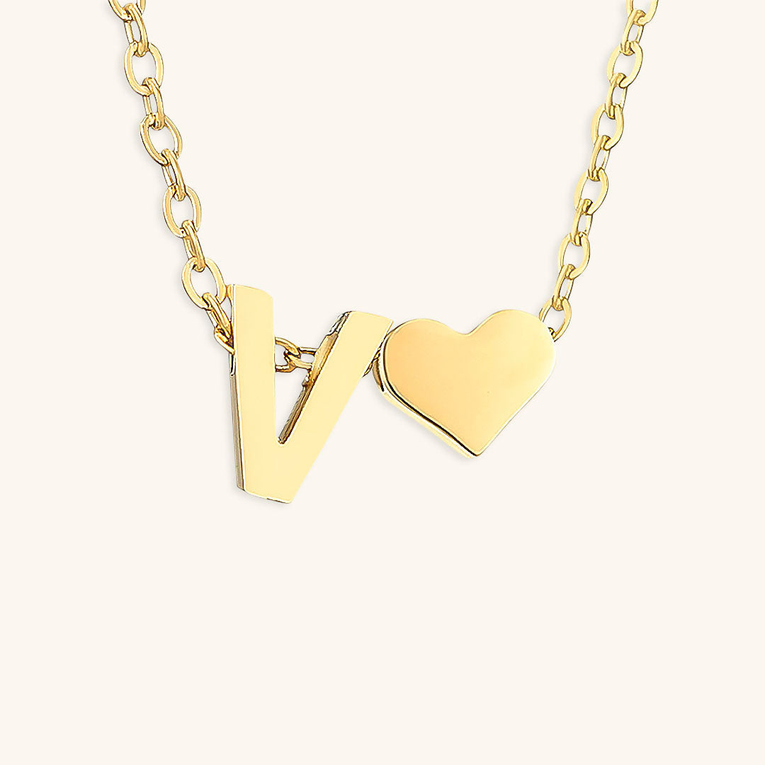Ria™ | Collar en forma de corazón con iniciales