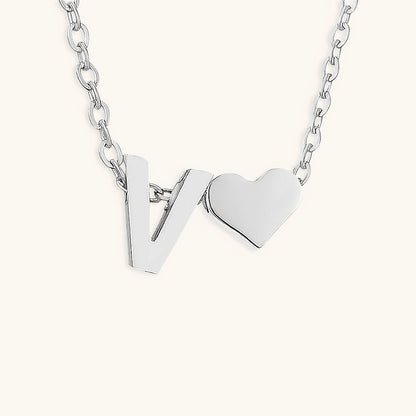 Ria™ | Collar en forma de corazón con iniciales