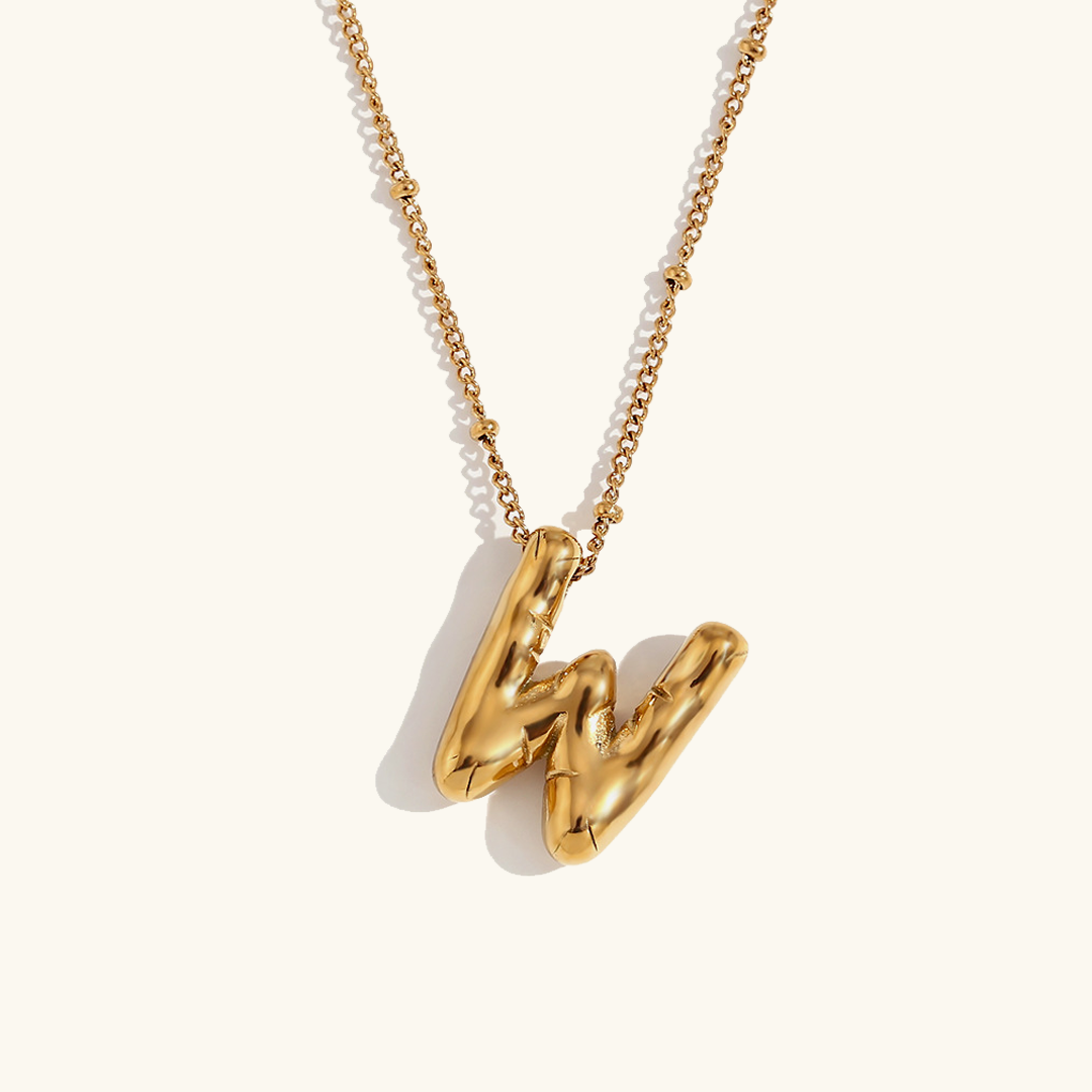 Clarisa™ | Collar con inicial de oro