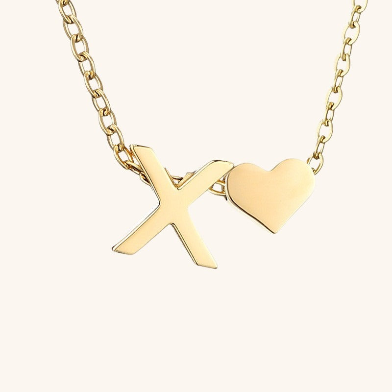 Ria™ | Collar en forma de corazón con iniciales