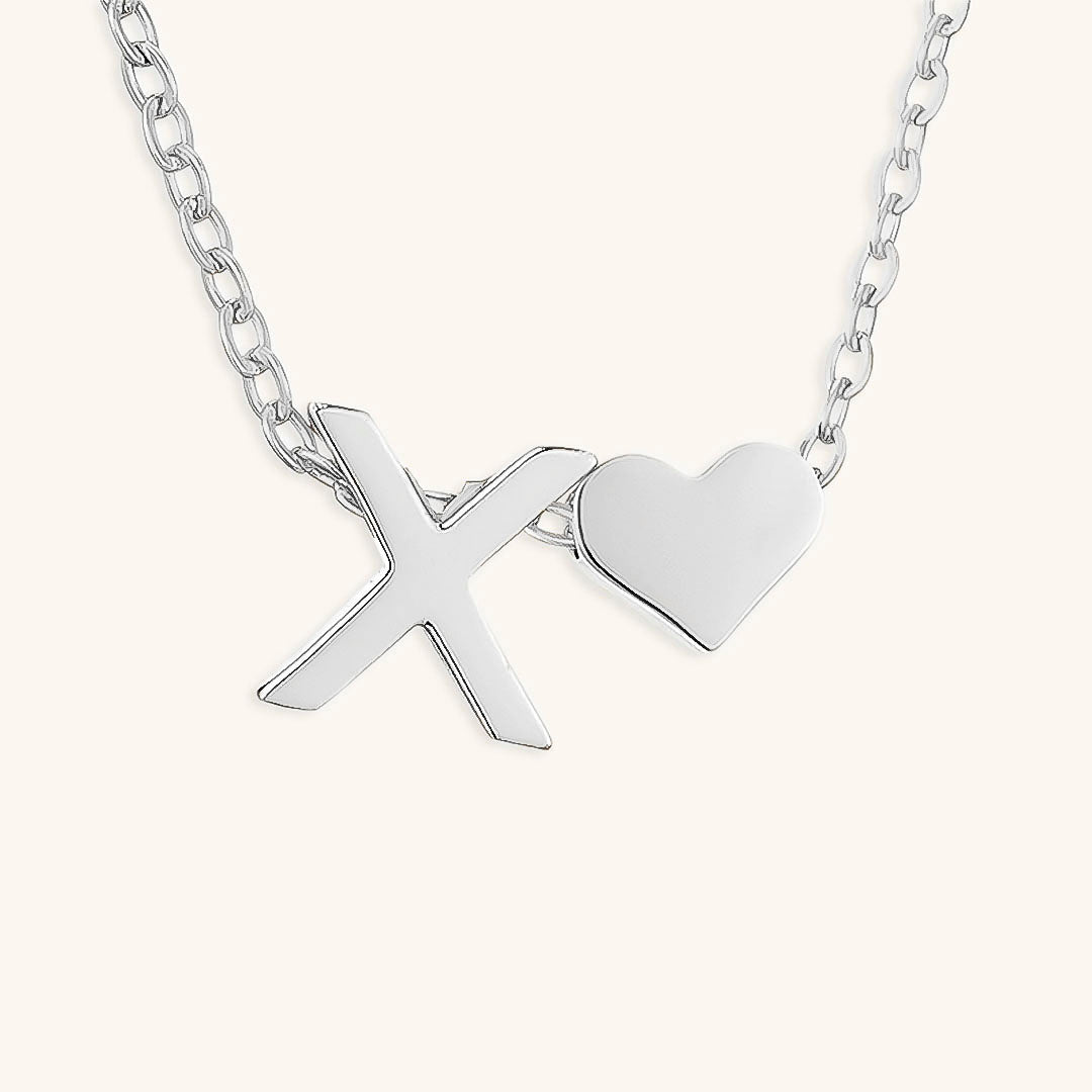 Ria™ | Collar en forma de corazón con iniciales
