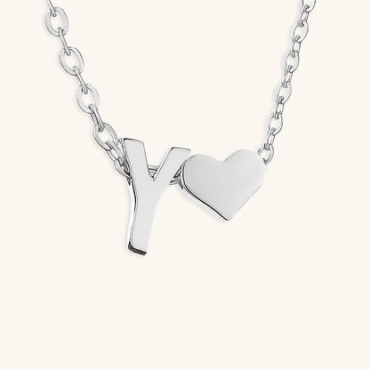 Ria™ | Collar en forma de corazón con iniciales